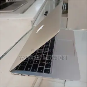 New Laptop Apple MacBook 2013 4GB Intel Core I5 SSD 256GB