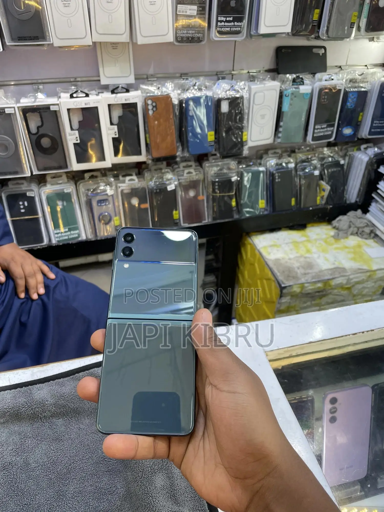 New Samsung Galaxy Z Flip 3 128 GB Gray