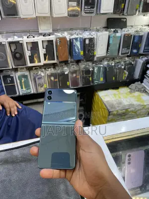 New Samsung Galaxy Z Flip 3 128 GB Gray