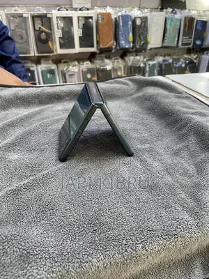 New Samsung Galaxy Z Flip 3 128 GB Gray