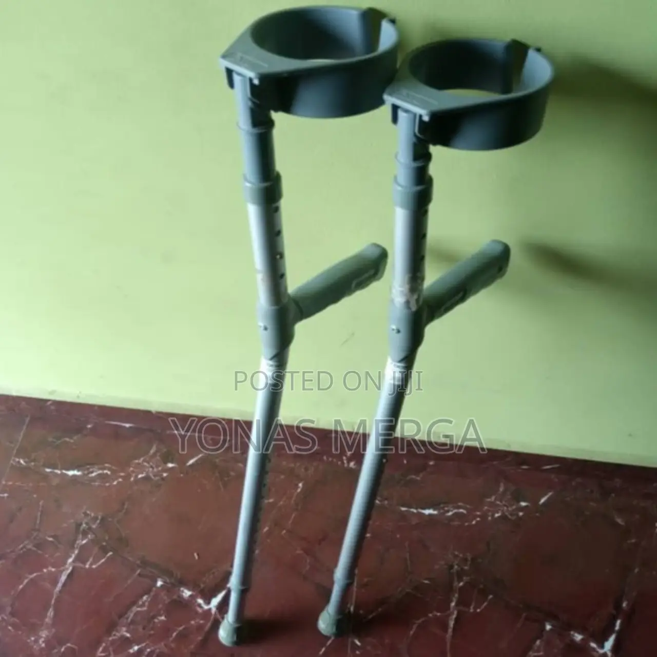 Crutches \Crunch$Crutches¶Crutches*Crutches.Crutches§Crunch