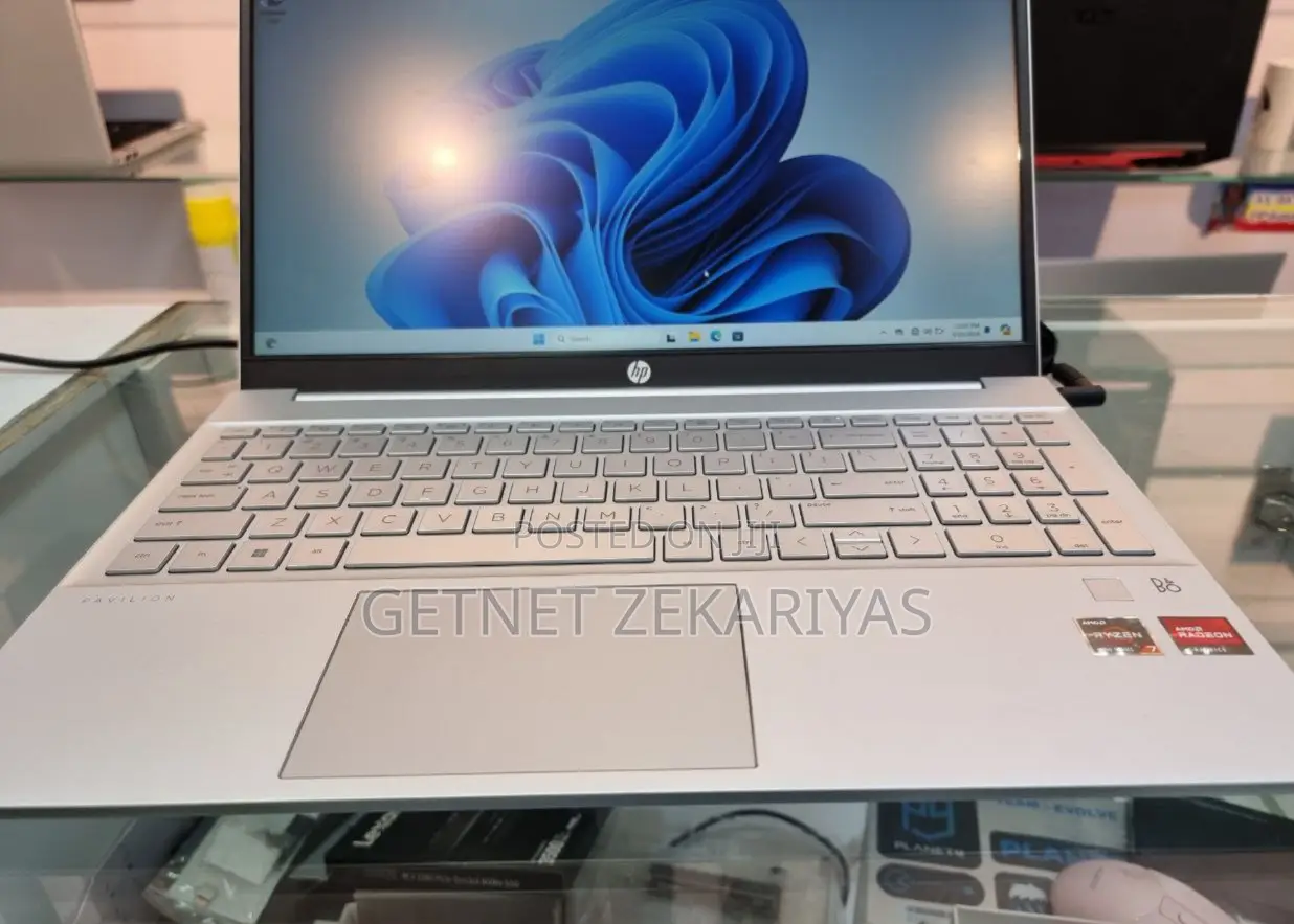 New Laptop HP Pavilion 15 8GB AMD Ryzen 7 SSD 512GB
