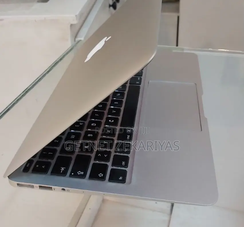 New Laptop Apple MacBook Air 2013 4GB Intel Core I5 SSD 256GB