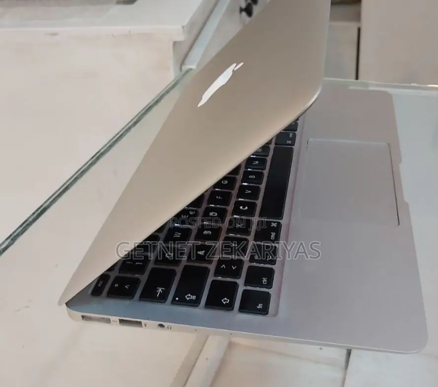 New Laptop Apple MacBook Air 2013 4GB Intel Core I5 SSD 256GB