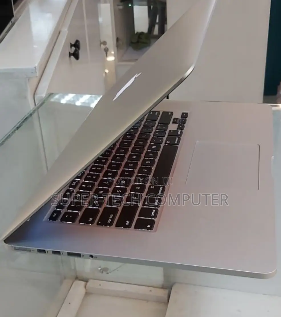 New Laptop Apple MacBook Pro 2015 16GB Intel Core I7 SSD 512GB