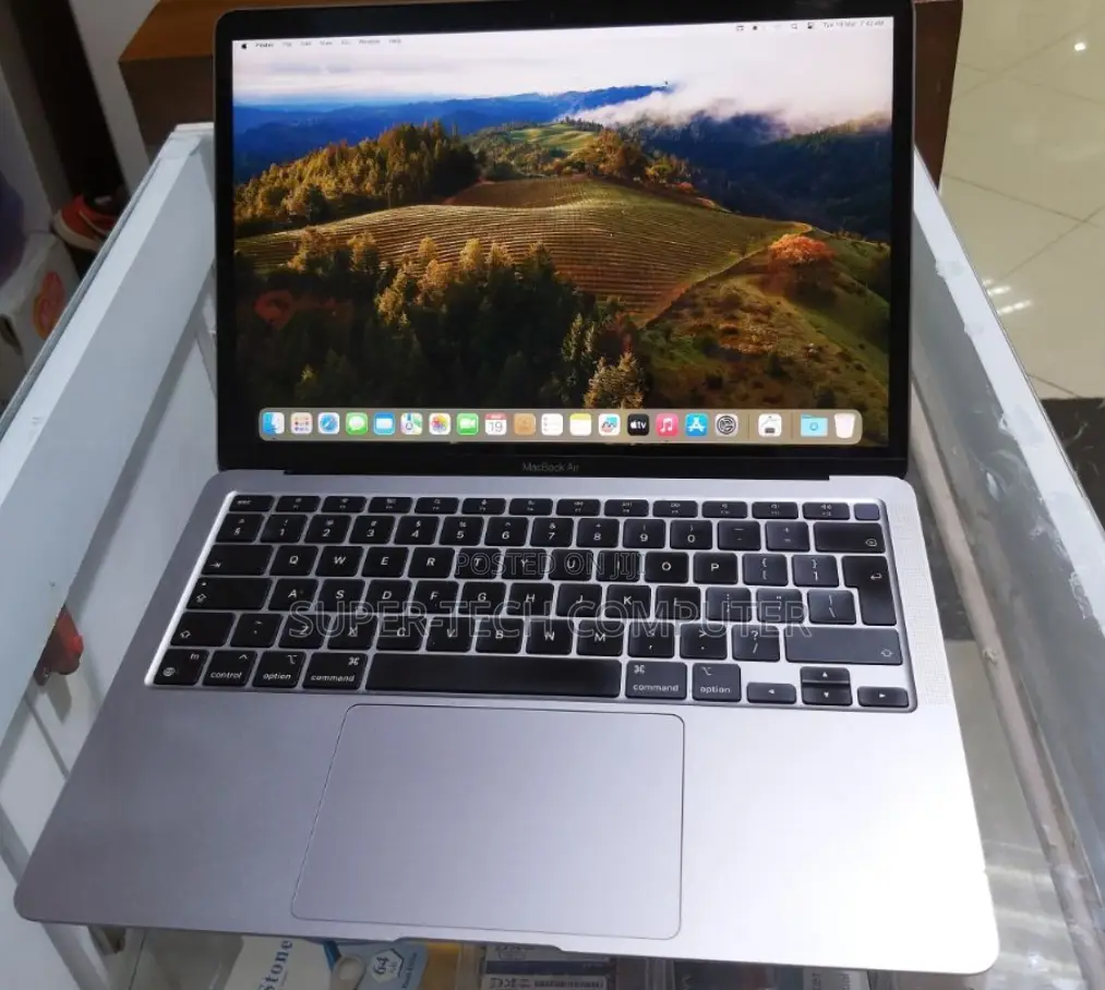 New Laptop Apple MacBook Air 2020 M1 8GB Apple M1 SSD 256GB