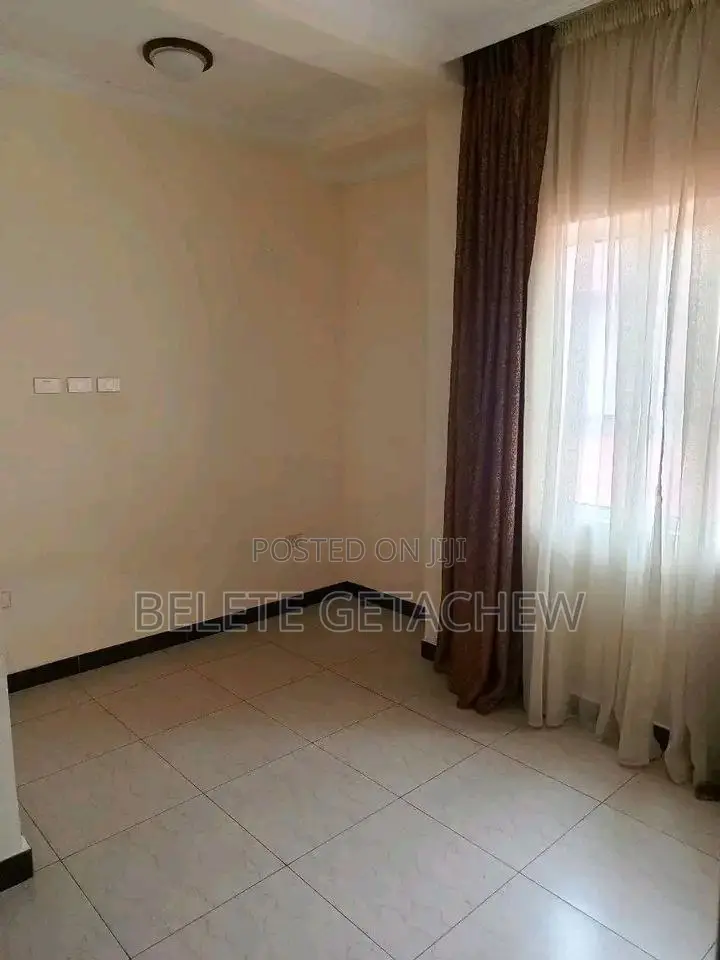 6bdrm House in Ayat Beshale G+1, Bole for sale