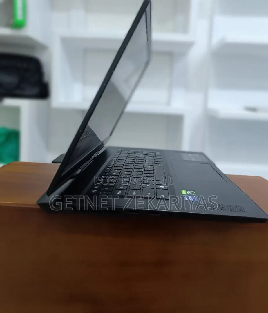 New Laptop MSI Stealth GS77 16GB Intel Core I9 SSD 1T