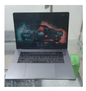 Photo - New Laptop Apple MacBook Pro 2017 16GB Intel Core i7 SSD 512GB