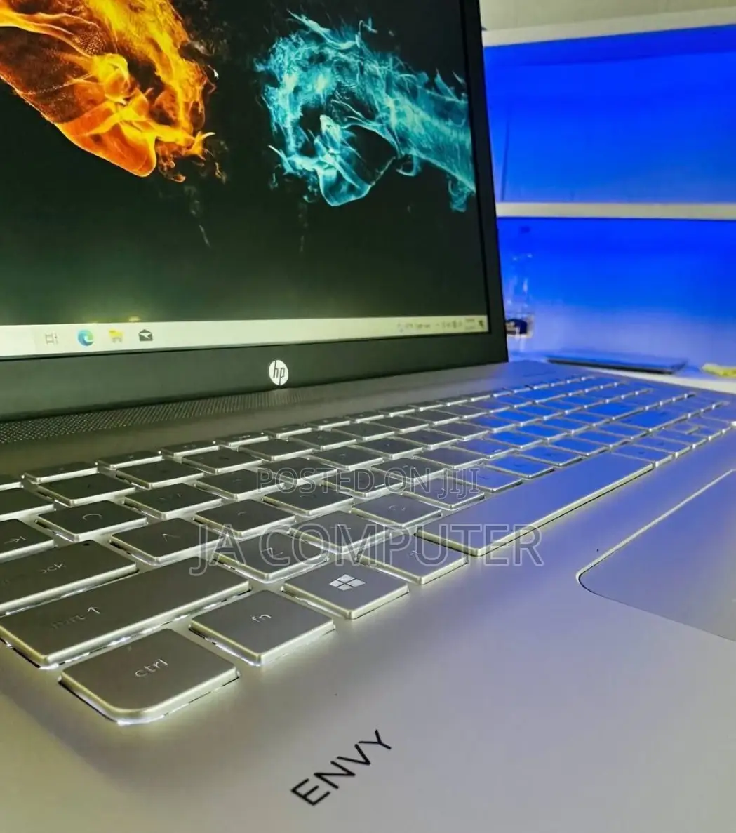 New Laptop HP Envy 13 8GB Intel Core I5 HDD+SSD 640GB