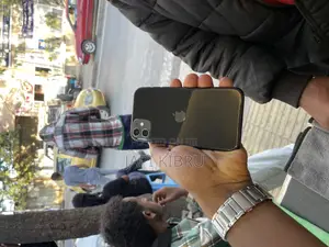 New Apple iPhone 11 128 GB Black