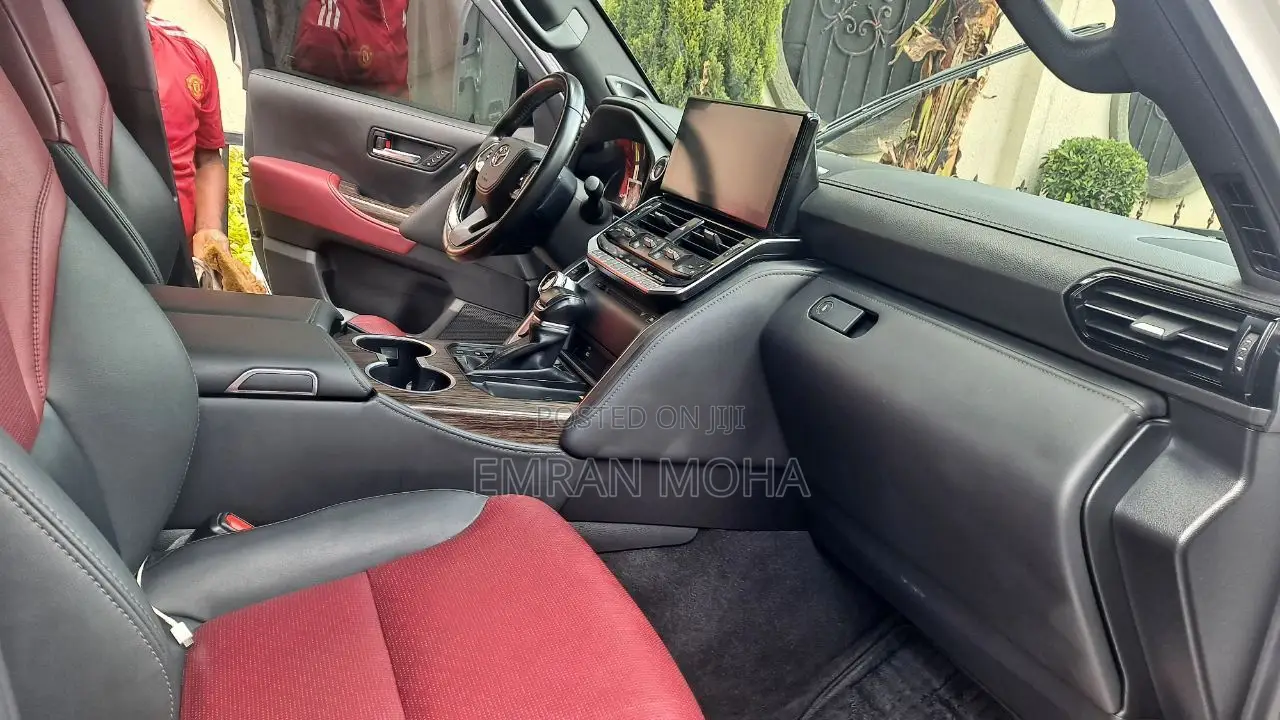 Toyota Land Cruiser 2022 White