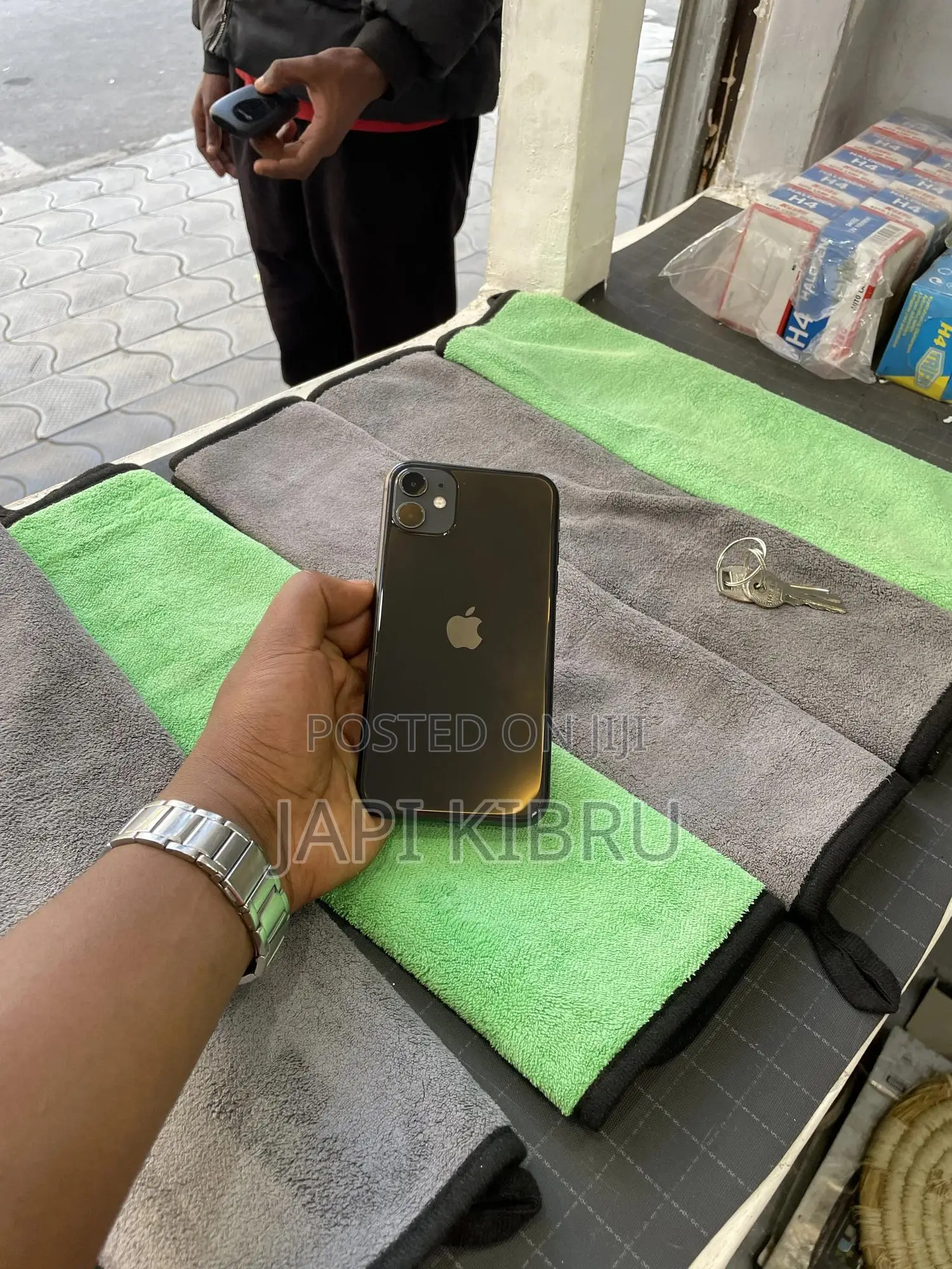 New Apple iPhone 11 128 GB Black