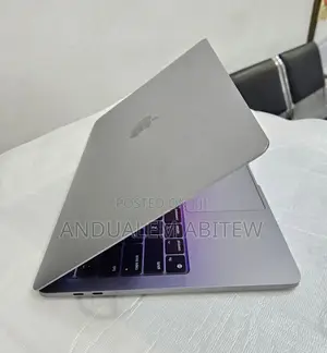New Laptop Apple MacBook Pro M1 8GB Apple M1 Pro SSD 512GB