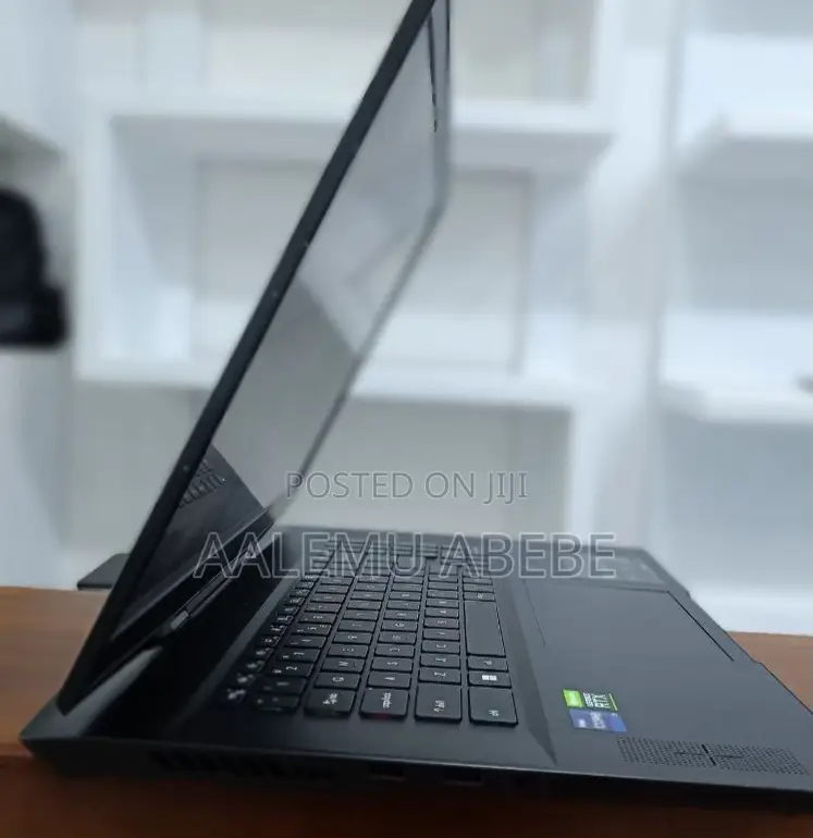 New Laptop MSI Stealth GS77 16GB Intel Core I9 SSD 1T