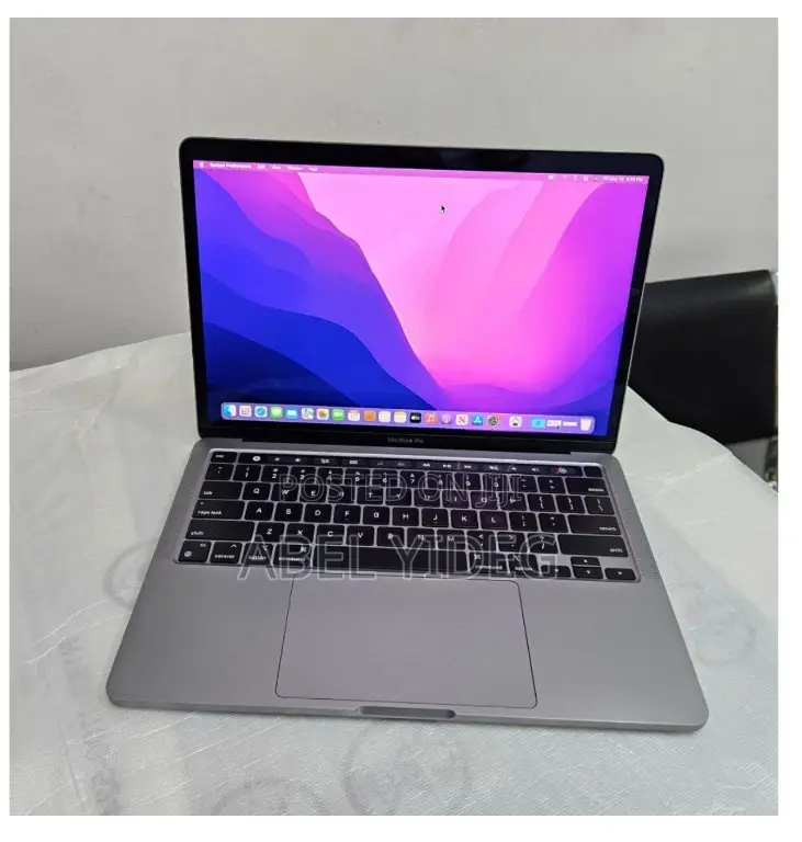 New Laptop Apple MacBook Pro 2020 M1 8GB Apple M1 SSD 512GB