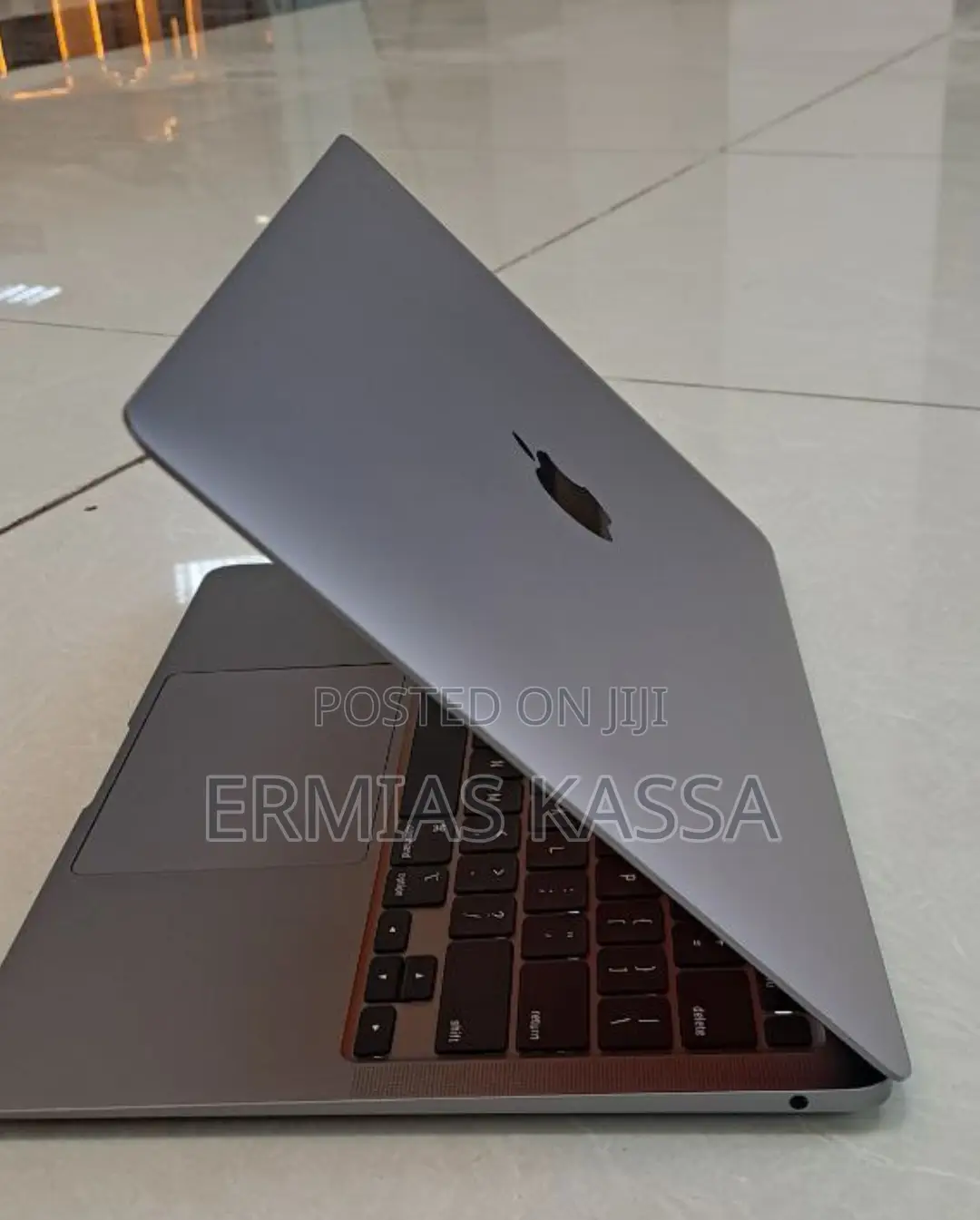 New Laptop Apple MacBook Air 2020 M1 8GB Apple M1 SSD 256GB