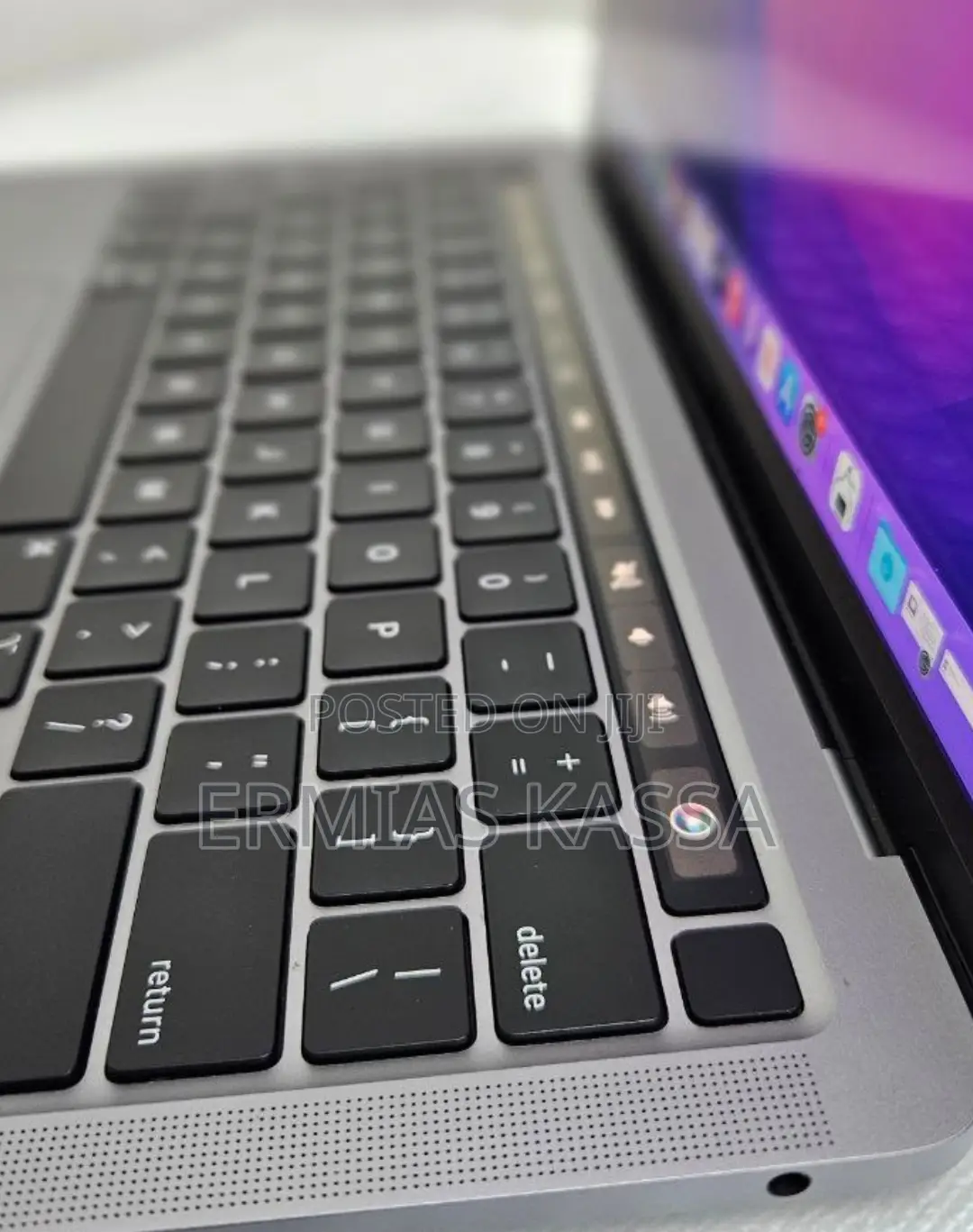 New Laptop Apple MacBook Pro 2020 M1 8GB Apple M1 SSD 512GB