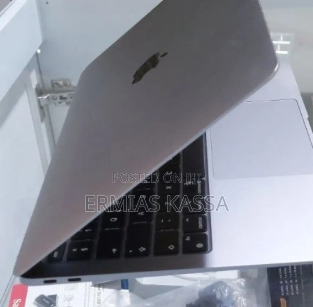 New Laptop Apple MacBook Air 2020 M1 8GB Apple M1 SSD 256GB