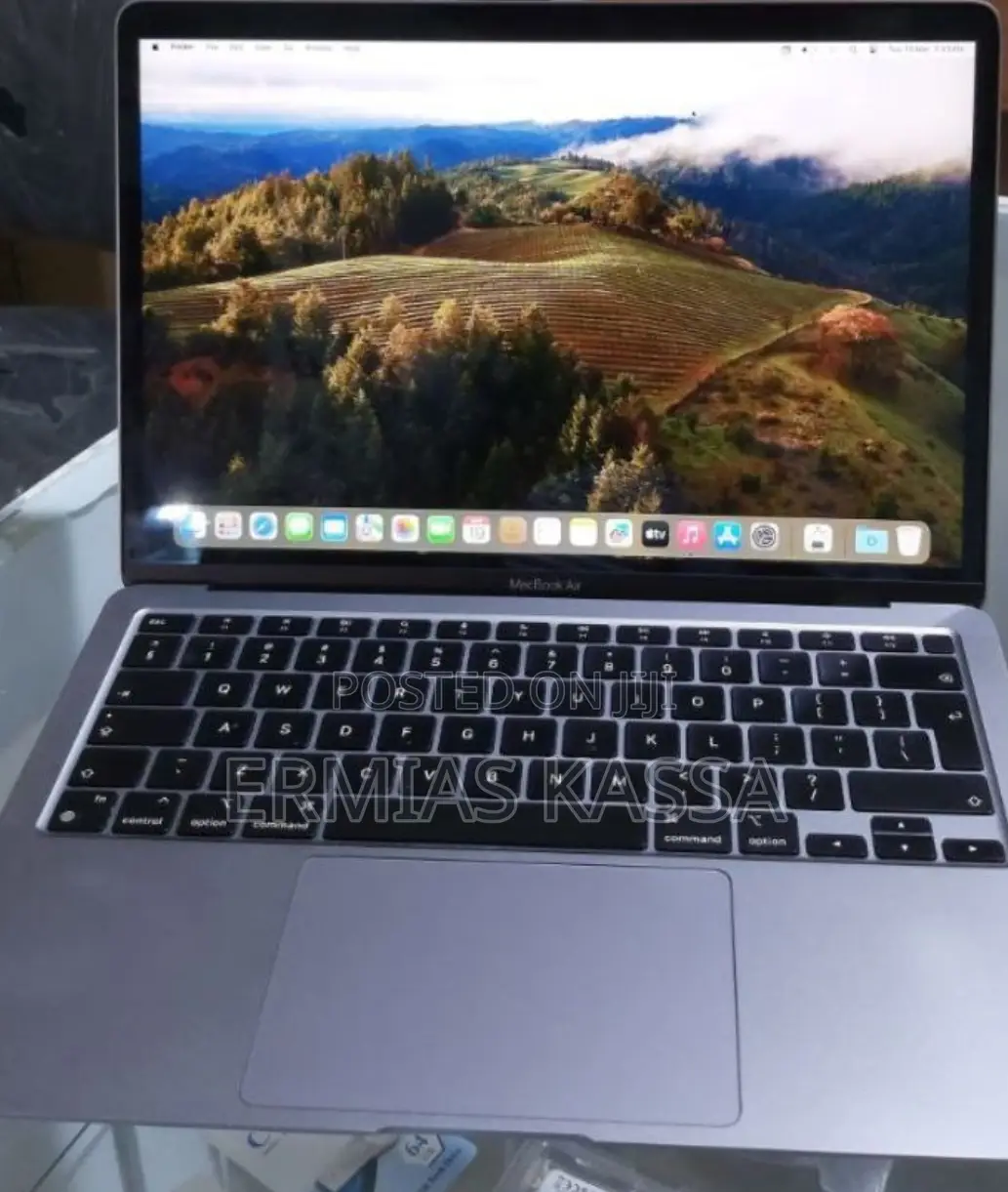 New Laptop Apple MacBook Air 2020 M1 8GB Apple M1 SSD 256GB