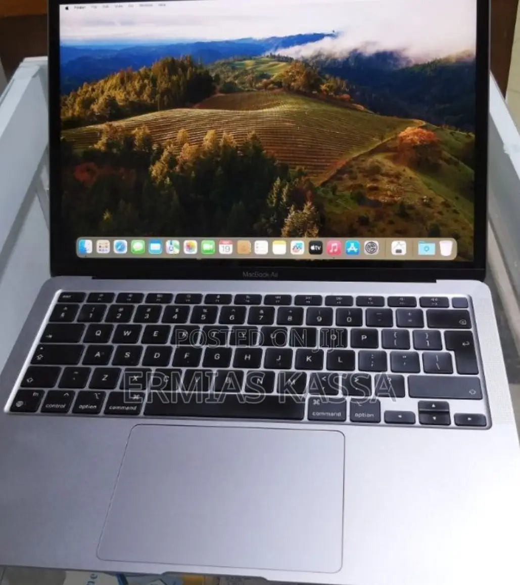 New Laptop Apple MacBook Air 2020 M1 8GB Apple M1 SSD 256GB