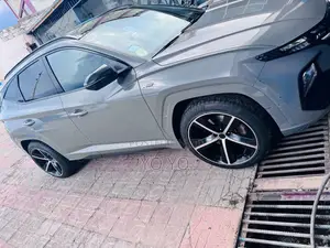 Hyundai Tucson 2022 Green