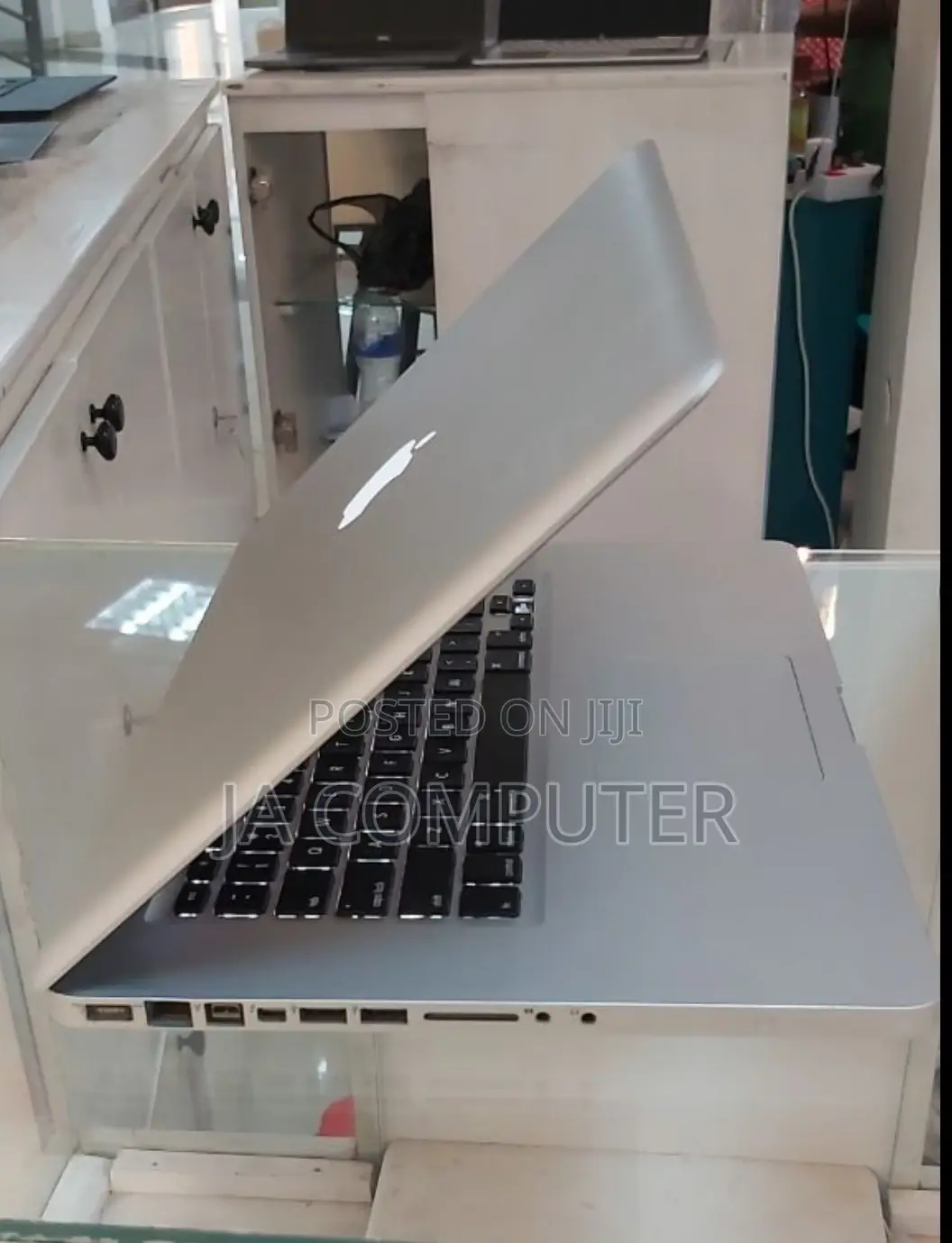 New Laptop Apple MacBook 2012 4GB Intel Core I5 HDD 500GB