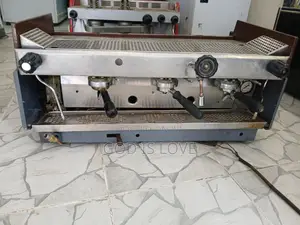 የሚሸጥ የሻይ ማሽን
FAEMA Automatic Bale 3 Mechemekiya