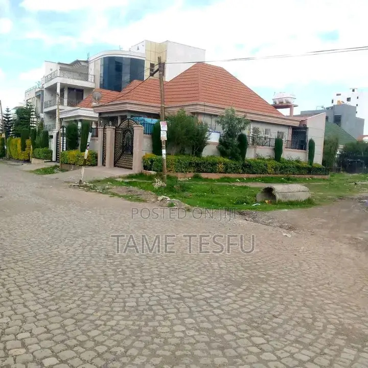 Furnished 3bdrm Villa in Hayat, Yeka for sale