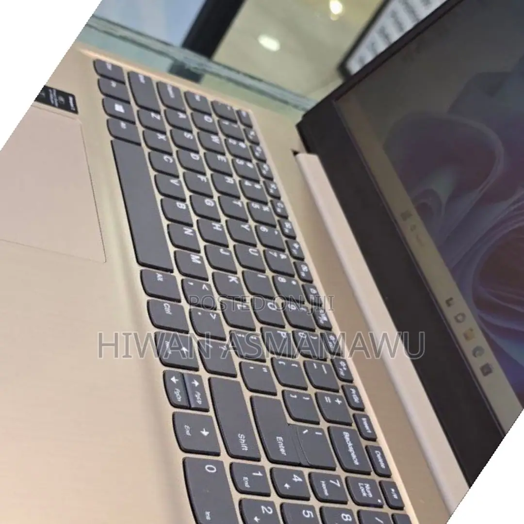 New Laptop Lenovo Ideapad 3 8GB Intel Core I3 SSD 512GB