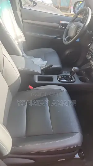 New Toyota Hilux 2023 Green