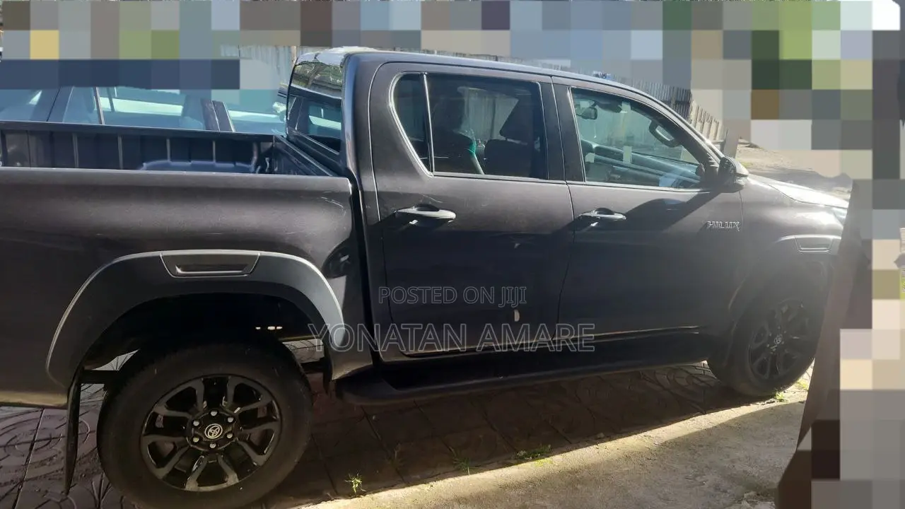 New Toyota Hilux 2023 Green