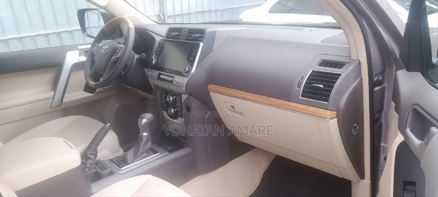 New Toyota Land Cruiser 2023 Gold