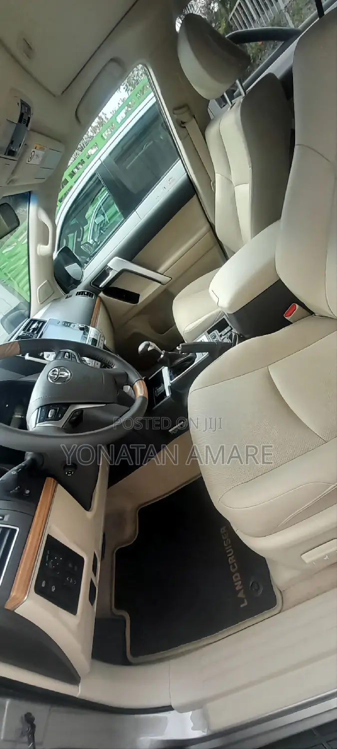 New Toyota Land Cruiser 2023 Gold