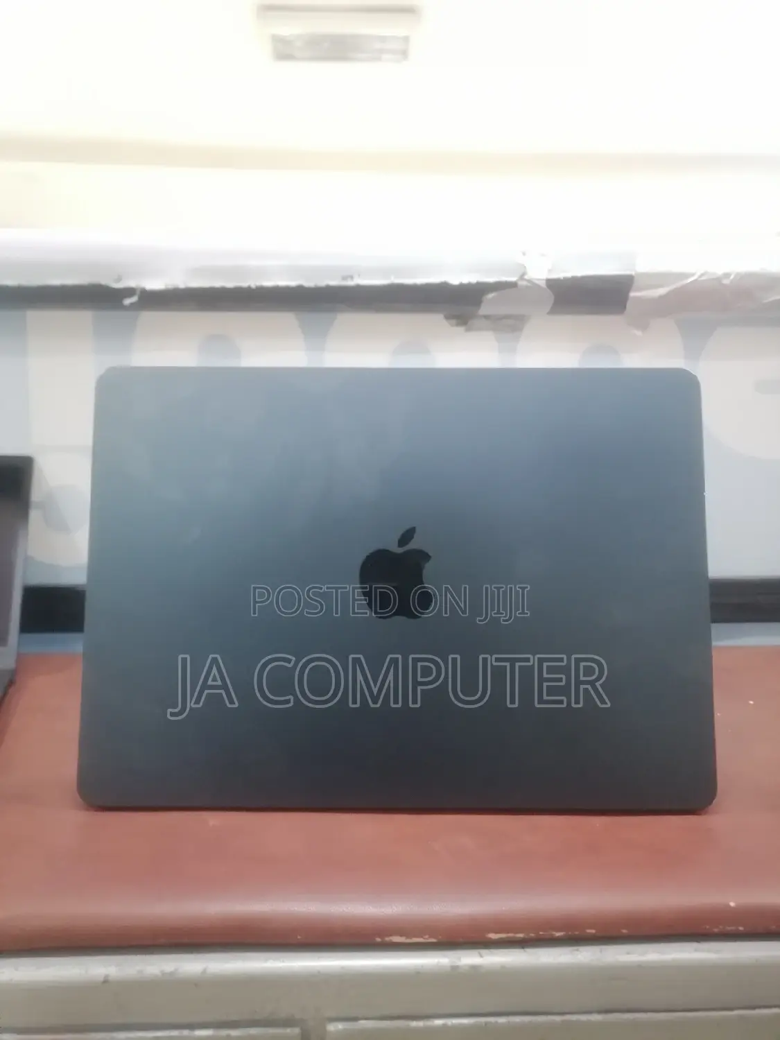 New Laptop Apple MacBook Air 2022 M2 8GB Apple M2 SSD 256GB