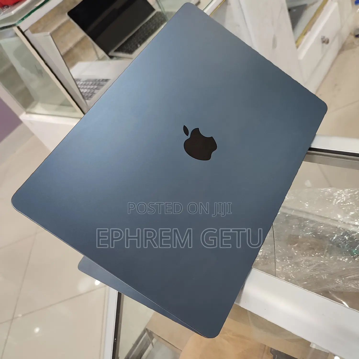 New Laptop Apple MacBook Air 2023 M2 8GB Apple M2 SSD 256GB