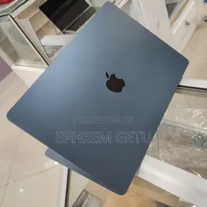 Photo - New Laptop Apple MacBook Air 2023 M2 8GB Apple M2 SSD 256GB