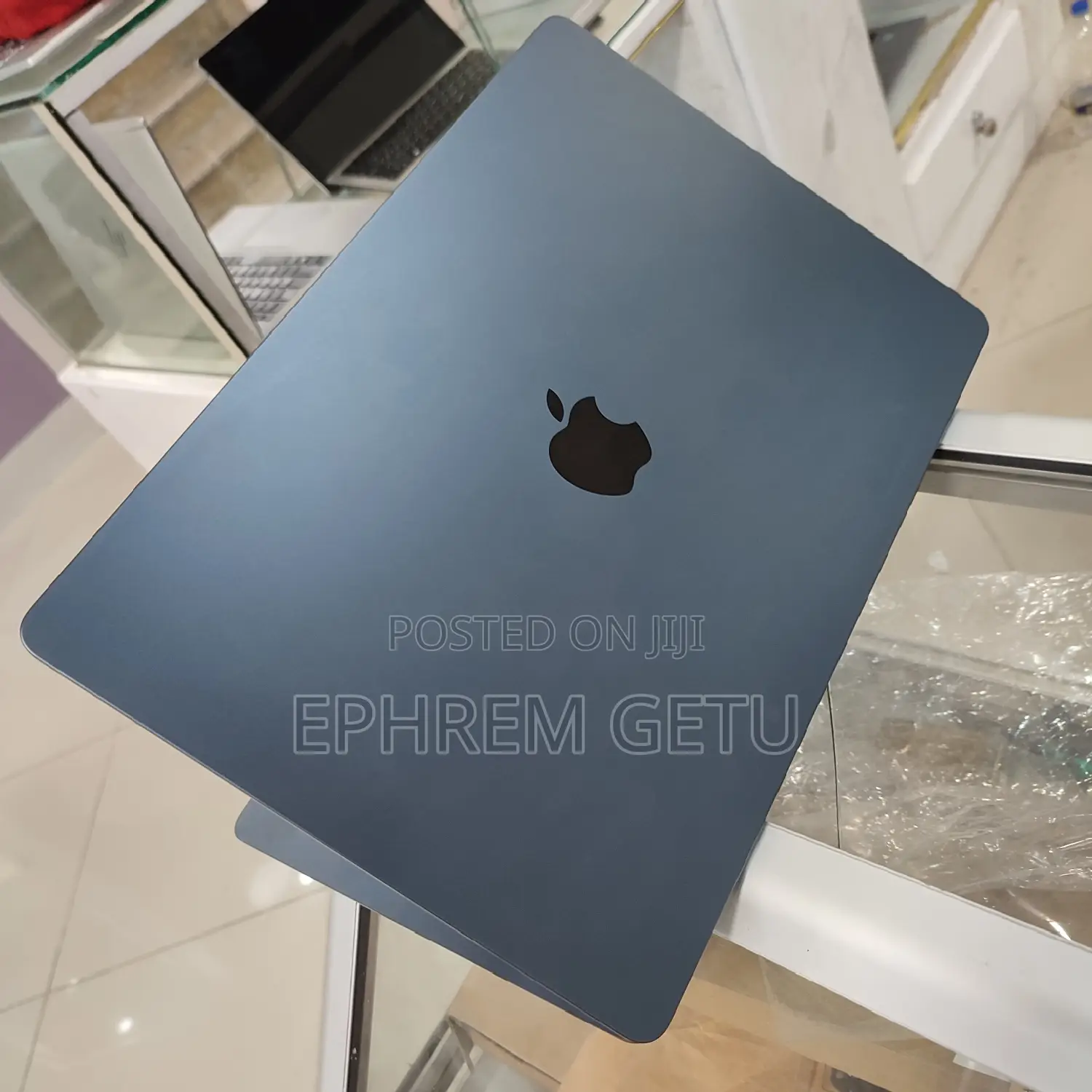 New Laptop Apple MacBook Air 2023 M2 8GB Apple M2 SSD 256GB