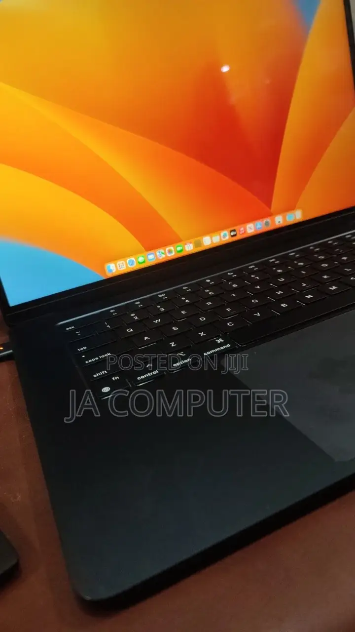 New Laptop Apple MacBook Air 2023 M2 8GB Apple M2 SSD 256GB