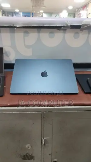 New Laptop Apple MacBook Air 2023 M2 8GB Apple M2 SSD 256GB