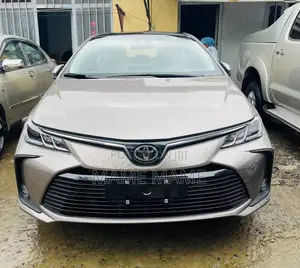 Photo - New Toyota Corolla 2022 Silver