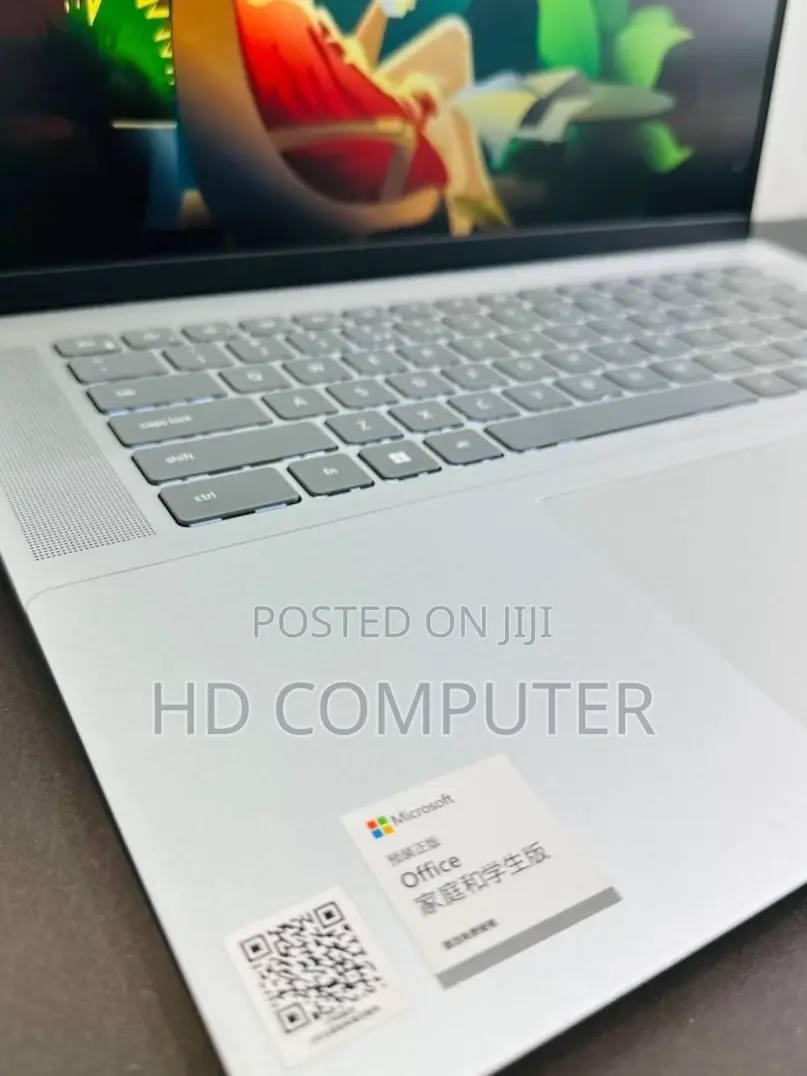 New Laptop Dell Inspiron 15 8GB Intel Core I7 SSD 1T