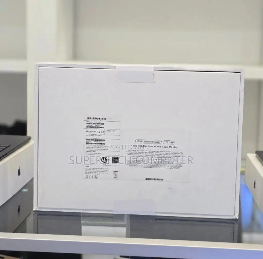 New Laptop Apple MacBook Air 2022 M2 16GB Apple M2 SSD 1T