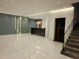 12bdrm House in የሚሸጥ ቤት መገናኛ ቶፕ ቪው, Yeka for sale