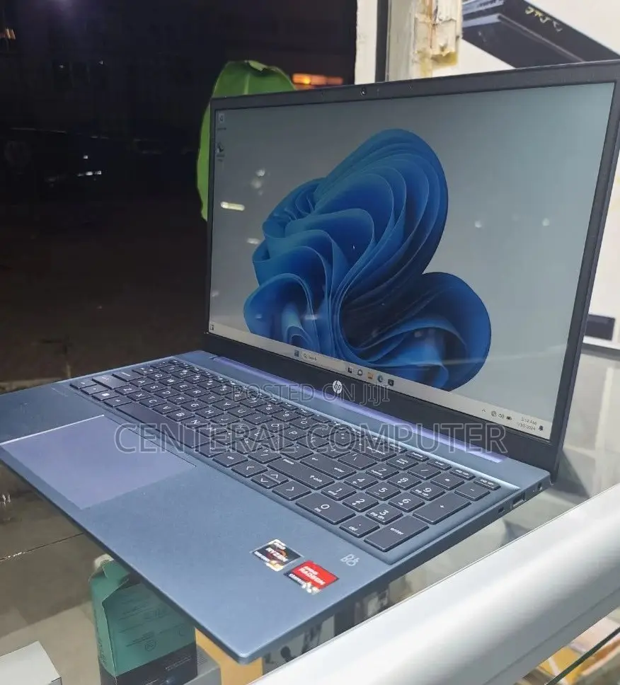 New Laptop HP 240 G2 8GB Intel Core I5 SSD 512GB