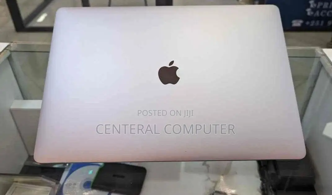 New Laptop Apple MacBook Pro 2019 32GB Intel Core i7 SSD 1T