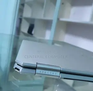 New Laptop HP Spectra 13 16GB Intel Core I7 SSD 512GB