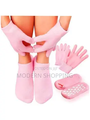 Photo - Moisturising Spa Gel Socks and Gloves