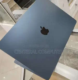 Photo - New Laptop Apple MacBook Air 2023 M2 8GB Apple M2 SSD 256GB