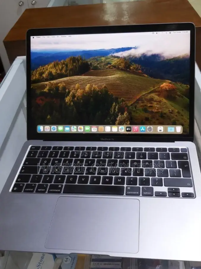 New Laptop Apple MacBook Air 2020 M1 8GB Apple M1 SSD 256GB